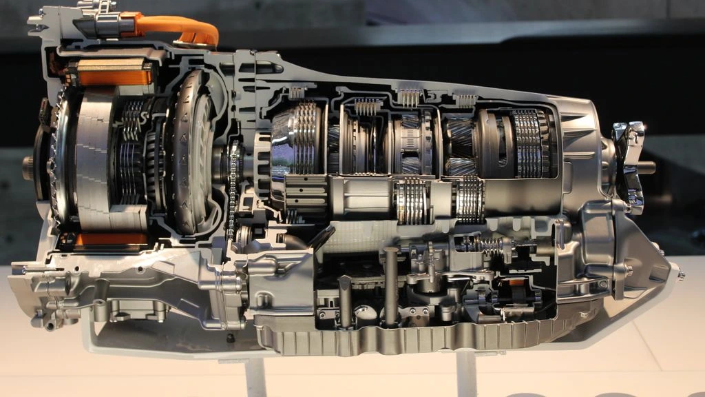 Annotated cutaway rendering of an RSC-X450-DN100-CS fire-safe ball valve showing seat, packing, body, and ball geometry
